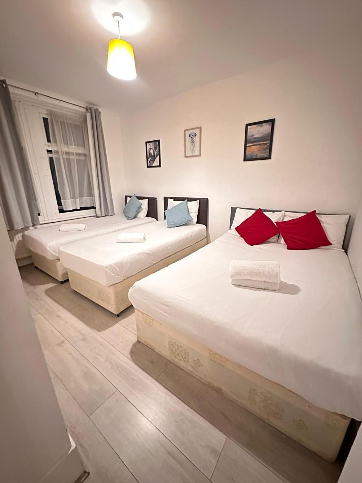 Lovely 2 Bed Flat 2 Floor Miles London Exteriör bild