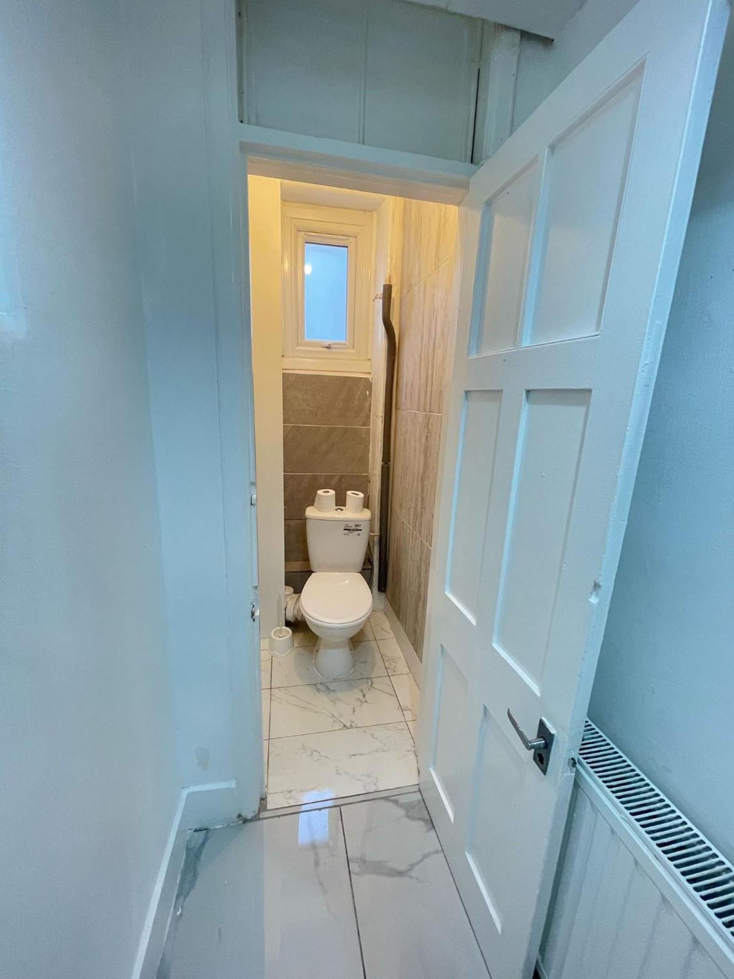Lovely 2 Bed Flat 2 Floor Miles London Exteriör bild