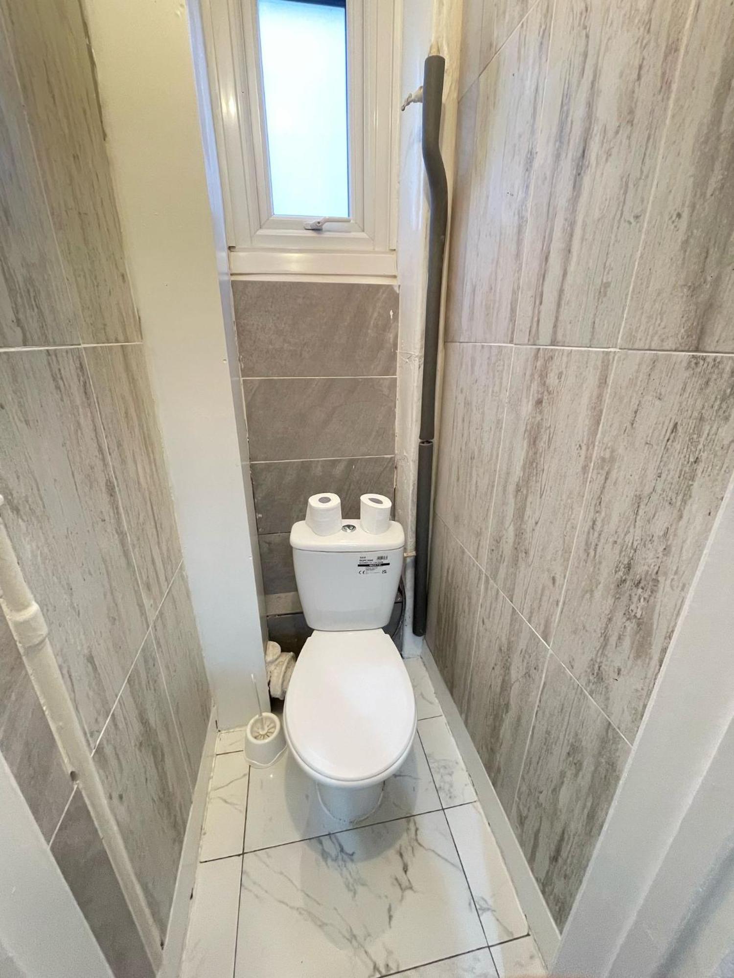 Lovely 2 Bed Flat 2 Floor Miles London Exteriör bild
