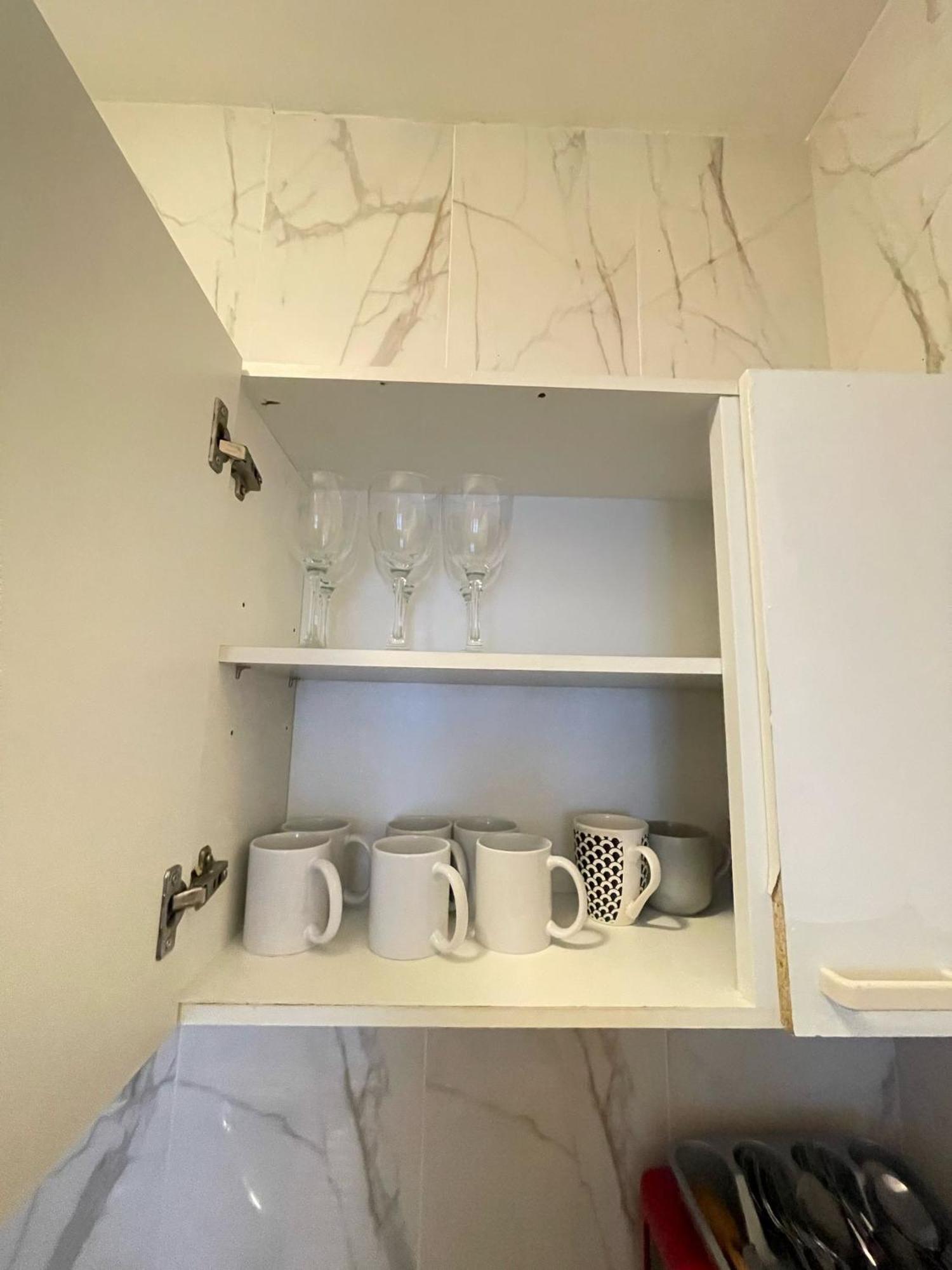 Lovely 2 Bed Flat 2 Floor Miles London Exteriör bild